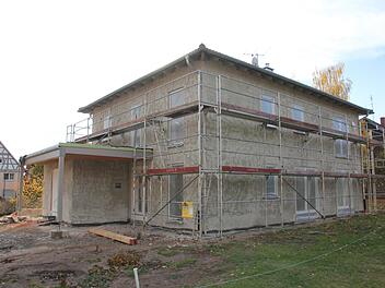 In Frohnlach entsteht wieder ein moderner Neubau des Sonnefelder Traditionsunternehmens Kröckel Bau, der keine Wünsche offen lässt.   Fotos: Alexandra Kemnitzer