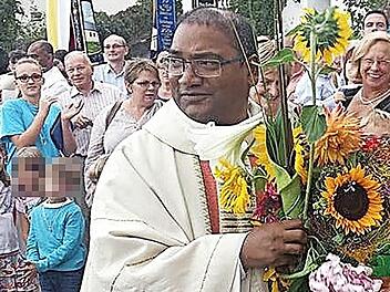 Die Waischenfelder begrüßten Pater Rajesh Lugun 2015.  Foto: Thomas Weichert