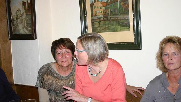 Christine Konrad inmitten ihres Organisationsteams.  Fotos: Sabine Paulus