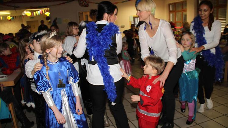 Die Kinder-Show-Tanzgruppe begeisterte mit einer temperamentvollen Vorführung. Foto: Gerda Völk