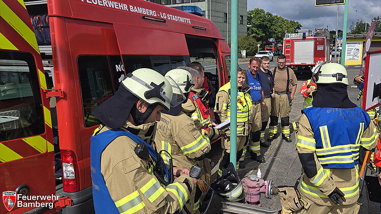 Unfall an Bamberger Bahnübergang simuliert - Feuerwehr probt Ernstfall