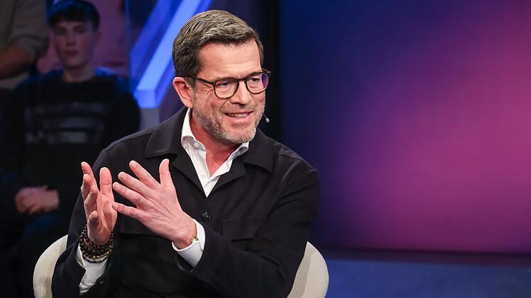 Der ehemalige Bundesverteidigungsminister Karl-Theodor zu Guttenberg nimmt die Drohungen von Donald Trump sehr ernst.