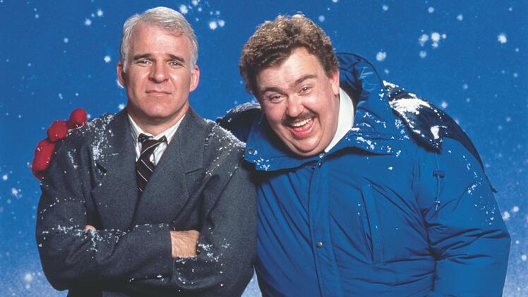 Das Flugzeug wurde umgeleitet, im Zug erlebten sie unglaubliche Abenteuer - und dann m&uuml;ssen Neal Page (Steve Martin, links) und Del Griffith (John Candy) auch noch mit einem ausgebrannten Auto zurechtkommen.