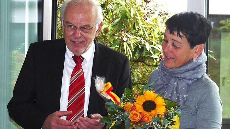 Wiltrud Nägel-Brütting wird auch von Bürgermeister Edgar Büttner willkommem geheißen. Foto: VS Heroldsbach