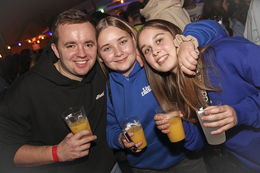 Mit vielen Party-Songs der 80er & 90er und Rock-Pop Klassikern