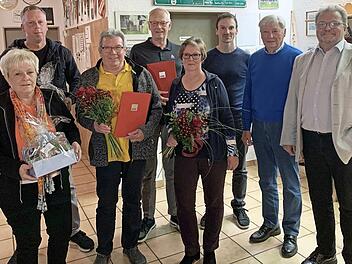 Die SPD Marktschorgast hat treue Mitglieder geehrt. Im Bild (von links) Marie-Luise Kollerer, Gerald Schimmel, Klaus Zwickenpflug (alle 25 Jahre), Hermann Schimmel (40 Jahre), Vorsitzende Angelika Munk, Kreis- und Stadtrat Simon Moritz, Ehrenmitglied Ewald Nüssel und Zweiter Vorsitzenden Dieter Zeidler