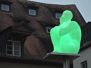 Dieses Kunstwerk an deren Oberen Mühlbrücke möchten interessierte Kreise für Bamberg dauerhaft erwerben. Der Skulpturenweg würde dann aus sieben Exponaten bestehen. Foto: Ronald Rinklef