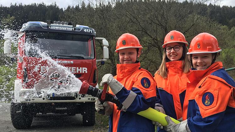 Auch die Jugendfeuerwehr wird für ihr Engagement mit freiem Eintritt in die Ludwigsstadter Bäder belohnt. Foto: Veronika Schadeck