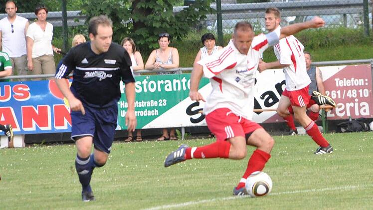 Roman Spacek beim Torschuss.