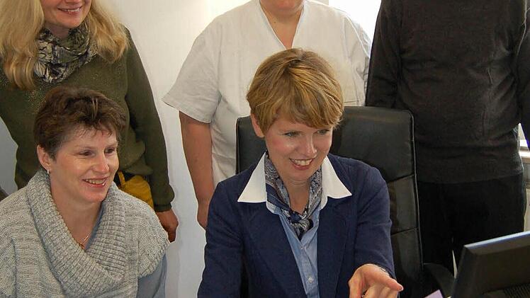 Bei der Pflegeplanung: Carina Scholz, Ilse Ultsch, Barbara Deublein, Ute Engel und Ernst Nietsche (von links).  Foto: Ute Nickel