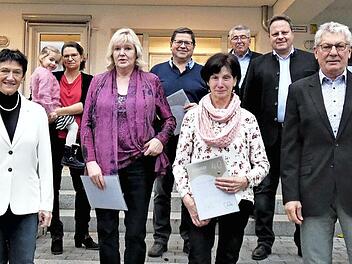 Die geehrten Mitglieder der Kulmbacher Arbeiterwohlfahrt mit den Vertretern des Ortsvereins und des Kreisverbandes