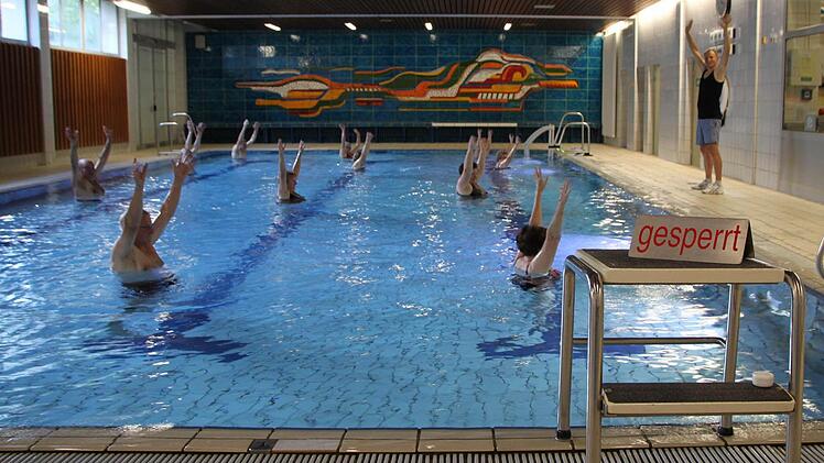 Noch keine Entscheidung ist über die Zukunft des Wildfleckener Hallenbads getroffen worden. Allerdings gab es in dieser Woche eine nicht-öffentliche Marktgemeinderatssitzung sowie ein Treffen bei der Regierung von Unterfranken. Foto: Ulrike Müller