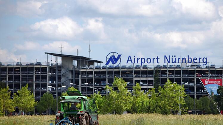 Der fränkische Flughafen Nürnberg versucht  in einigen Punkten seinen Teil zum Umweltschutz beizutragen. Symbolfoto: Daniel Karmann/dpa