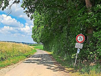 Die Stra&szlig;e zwischen Mittelehrenbach und Dobenreuth ist in einem schlechten Zustand. Thomas Weichert