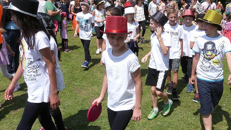 Die Mainleuser Schule feierte am Samstag ein wunderschönes Wiesenfest. Foto: Werner Reißaus