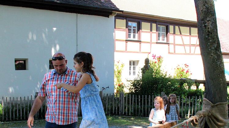 Eindrücke vom Adelsdorfer Dorffest. Foto: Johanna Blum