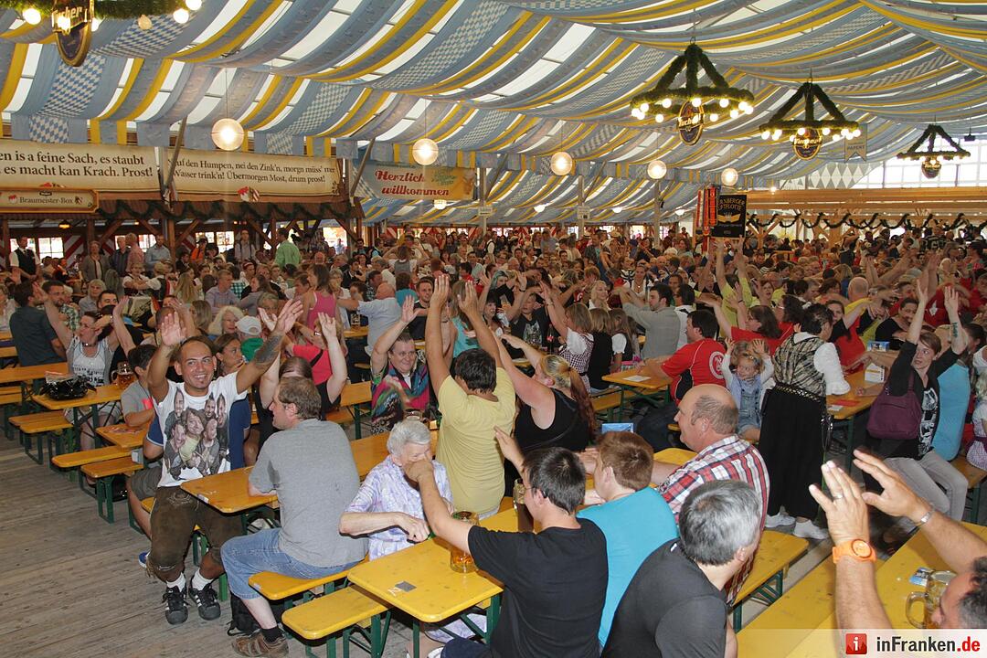 Nuernberger Herbstvolksfest feierlich eroeffnet