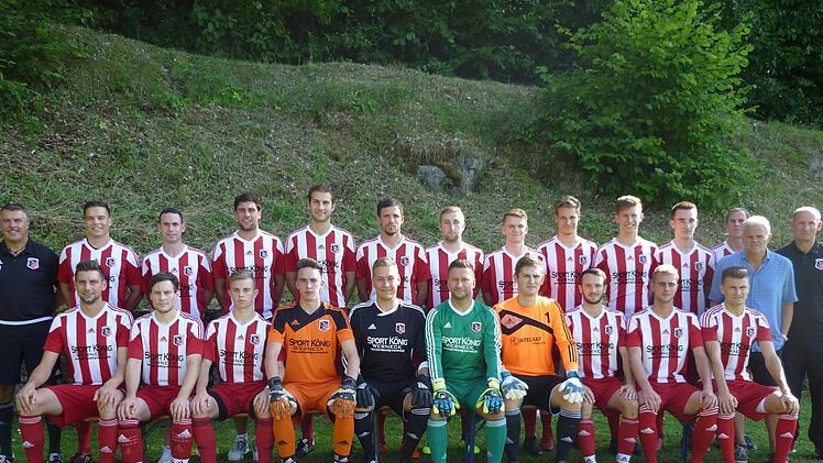 Einen schweren Auftakt hat der FC Fuchsstadt in Euerbach/Künzberg. Das Bild zeigt den Kader des Landesligisten.FC Fuchsstadt