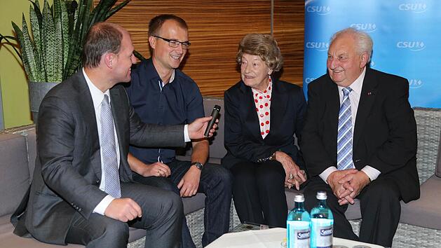 MdL Michael Hofmann interviewte J&uuml;rgen Schleicher, Irmgard von Traitteur und Gregor Schmitt (v.&nbsp;l.). Foto: Franz Galster