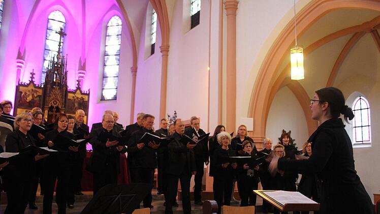 Sabine Behr hatte mit dem katholischen Kirchenchor "Cantora" ein anspruchsvolles Programm erarbeitet. Foto: Sonny Adam