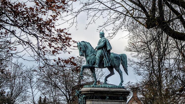 Herzog Ernst II. als Reiterdenkmal im Coburger HofgartenFoto: Jochen Berger