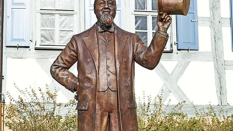 Die Statue von Levi Strauss vor dem Museum.