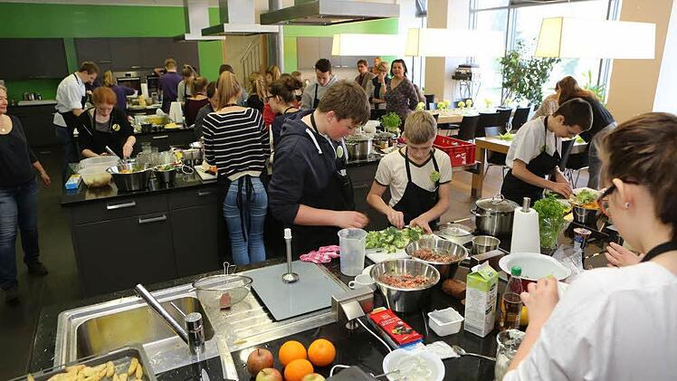 Impressionen vom ersten Kulmbacher Kochduell der Schulen Foto: Barbara Herbst