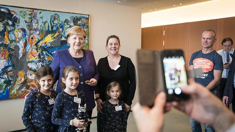Familie Straubmeier war zu Gast bei Kanzlerin Angela Merkel in Berlin. Foto: Kugler