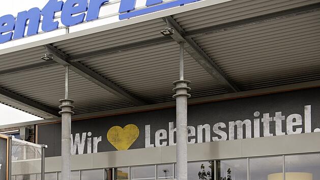 Edeka-Chef fassungslos: Kunden futtern teure S&uuml;&szlig;ware zwischen Regalen