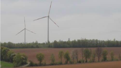 Im Innenbogen der A7 in die A3 Richtung Nürnberg (hinter dem Grünstreifen) entsteht im Taleinschnitt die Erddeponie.  Foto: G. Bauer