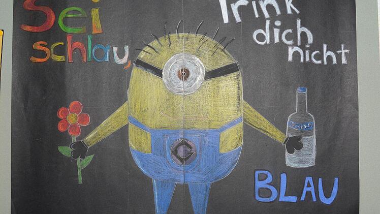 "Bunt statt blau": Kulmbacher Realschüler gestalten Wettbewerbs-Plakate. Foto: Dagmar Besand