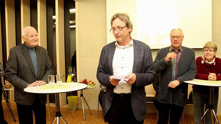 Pfarrer Oliver Schürrle begrüßte die Teilnehmer.  Richard Sänger