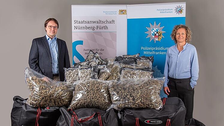 Über 150 Kilogramm: Polizei präsentiert sichergestellte Drogen