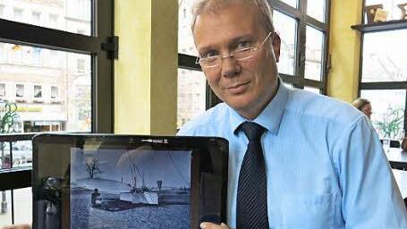 Luftfahrthistoriker John Brown verteidigt Gustav Weißkopf, ist überzeugt, dass er zuerst abgehoben ist.  Foto: Klaus Tscharnke, dpa