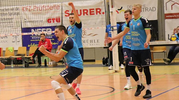 Endlich wieder gemeinsam jubeln: Nach &uuml;berstandener Quarant&auml;ne ist Severin Hauke (vorne) zur&uuml;ck im Team. Foto: Jens Feistel
