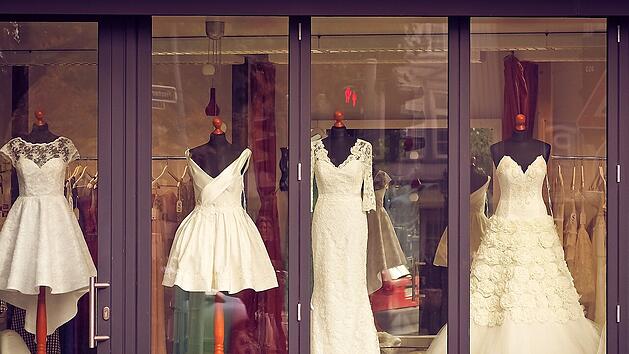 Die diesj&auml;hrigen Brautmoden-Trends orientieren sich stark an der Mode der bekannten Netflix-Serie "Bridgerton". Symbolbild.