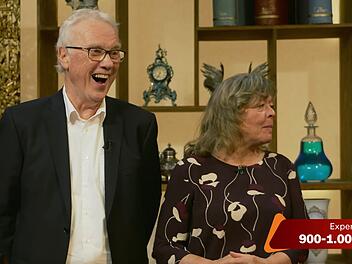 "Blechbüchse" nannte Angelika Dieters Erbstück verächtlich. Doch bei "Bares für Rares" wurde das Verkäufer-Paar positiv überrascht.