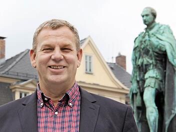 Will mit Prinz Albert und der Deutschen Zentrale für Tourismus in Großbritannien um Besucher werben: Michael Amthor, Leiter des Tourismusbetriebs der Stadt und Geschäftsführer des regionalen Tourismusverbands Oberes Maintal - Coburger Land. Foto: Simone Bastian