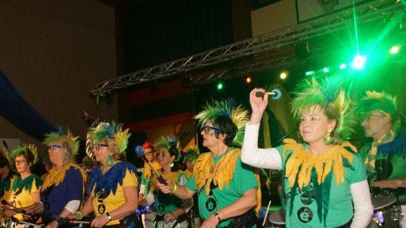 Rio-Atmosph&auml;re im Februar: Ordentlich ein heizte dem begeisterten Publikum die Bamberger Sambagruppe "Bateria quem e" Foto: Mario Deller