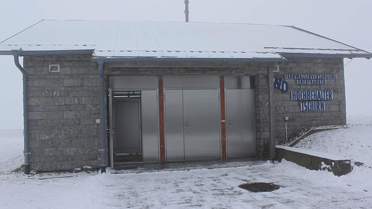 Vom Hochbehälter Tschirn aus werden künftig auch die Ortsteile Birnbaum, Neufang und die Gemeinde Wilhelmsthal mit Wasser versorgt.