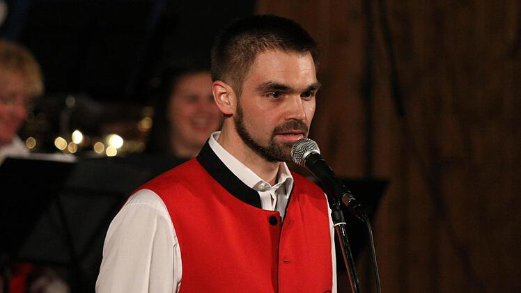 Ein entspannter Vollblutmusiker, Dirigent Lukas Breitenbach. Foto: Thomas Dill