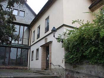 Das Gebäude der Volkshochschule in der Bauergasse wird von Grund auf saniert und umgebaut. Foto: Dagmar Besand