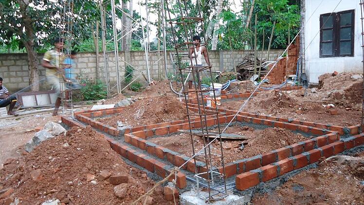 Der Wiederaufbau ...