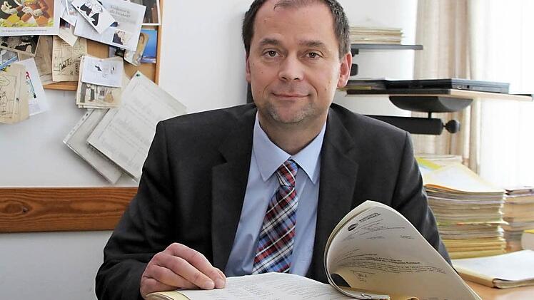 Kämmerer Rainer Dippold ist froh, dass der Kreishaushalt für 2016 steht. Foto: Dagmar Besand