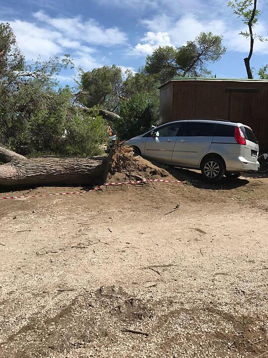 Unwetter über Italien - Verwüstungen auf Campingplatz