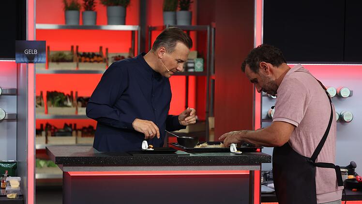 Elmar Paulke (rechts) verl&auml;sst sich auf seinen Coach Tim Raue.