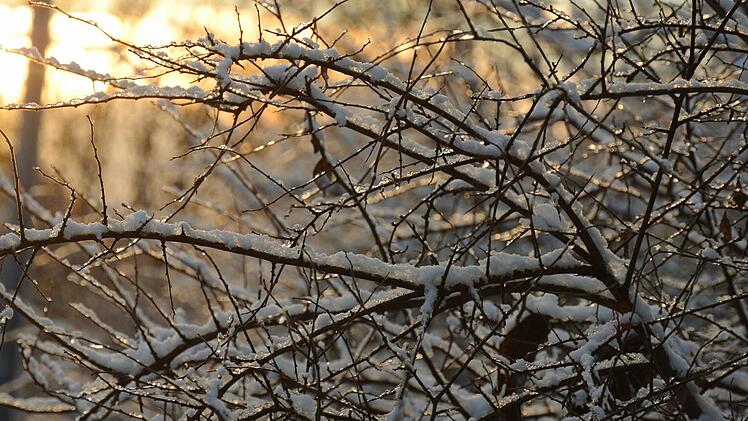 Die Sonne lässt es langsam schmelzen.