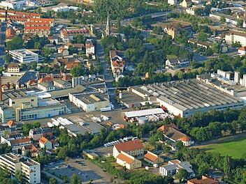 Bei dem Spezialfolienproduzenten im Herzen Forchheims bricht eine neue Zeit an.  Foto: Ronald Rinklef