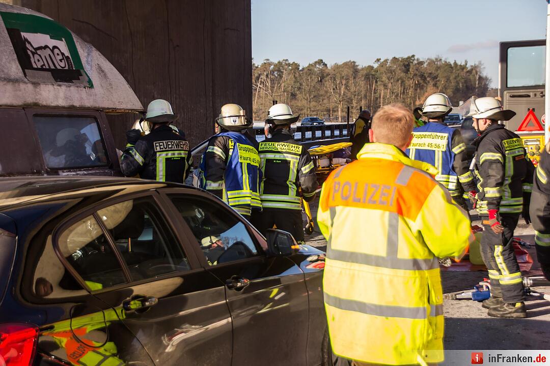 Serienunfall auf A3 bei Heßdorf -zwei Frauen verletzt