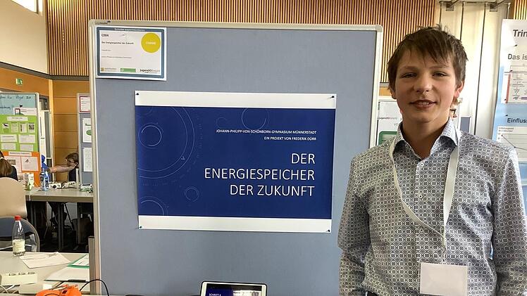 Frederik Dürr mit seinem Experiment. Petra Bieber